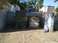 Администрация МП ЖКХ Комрата просит горожан не оставлять пакеты с мусором рядом с контейнерами
